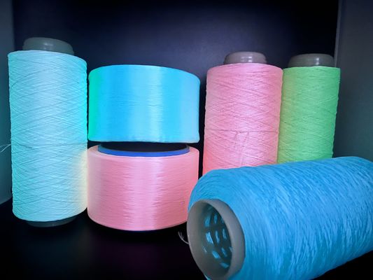 کیفیت  Heat Resistant Luminous Yarn Glow Yarn Knitting 30 Minutes Charge کارخانه