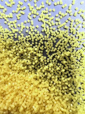 0.4 * 0.4mm شن و ماسه پلاستیک رنگ زرد اندازه متوسط ثبات حرارتی بالا